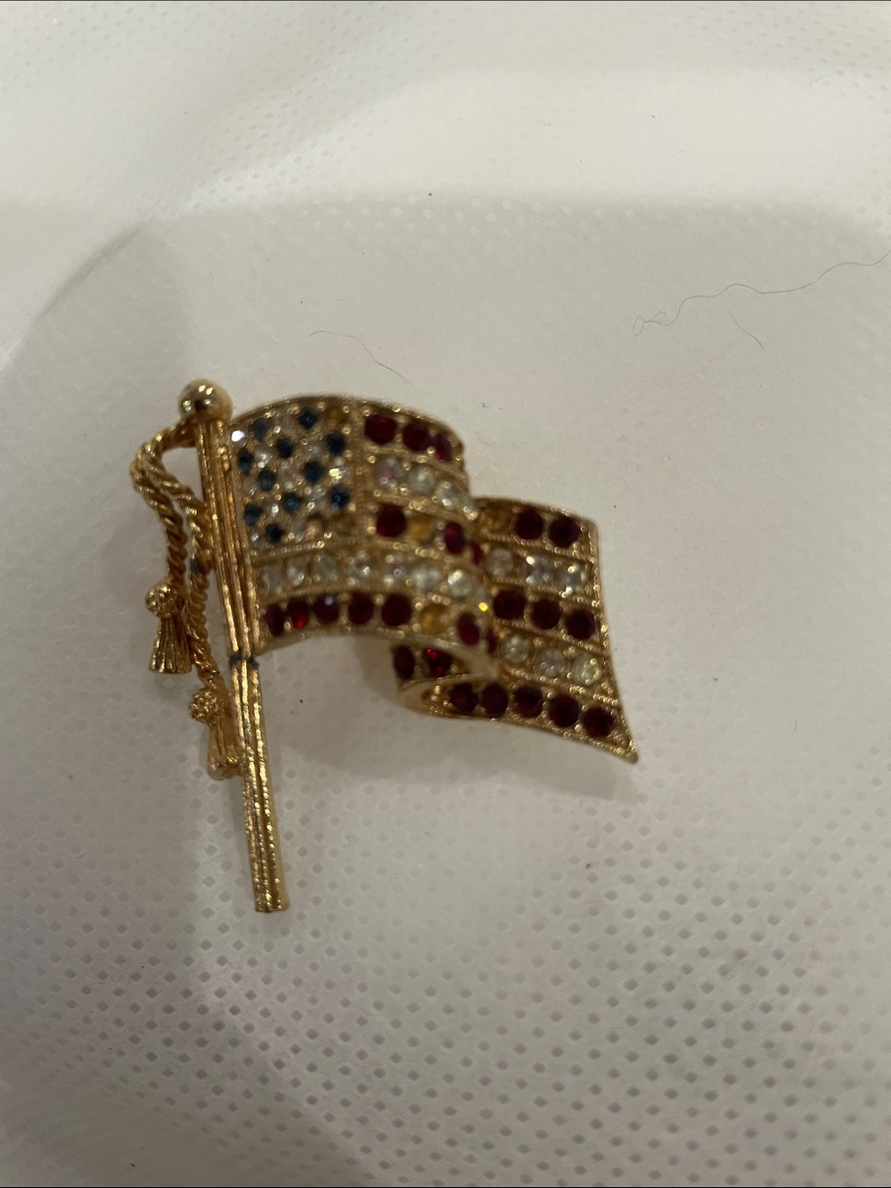 Gold-tone American Flag Rhinestone Pin Brooch Vintage Napier